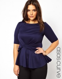 ASOS CURVE – Top à basque avec nœud – 45,07€