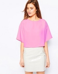 ASOS – Top court avec manches kimono de forme carrée – 30,98€